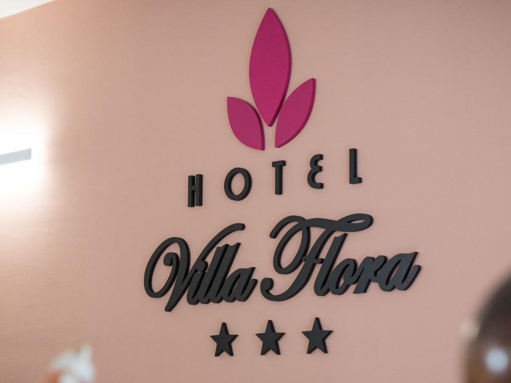 hotel villa flora campo estivo english