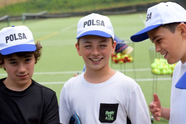 Campi estivi Tennis ragazzi allenamento